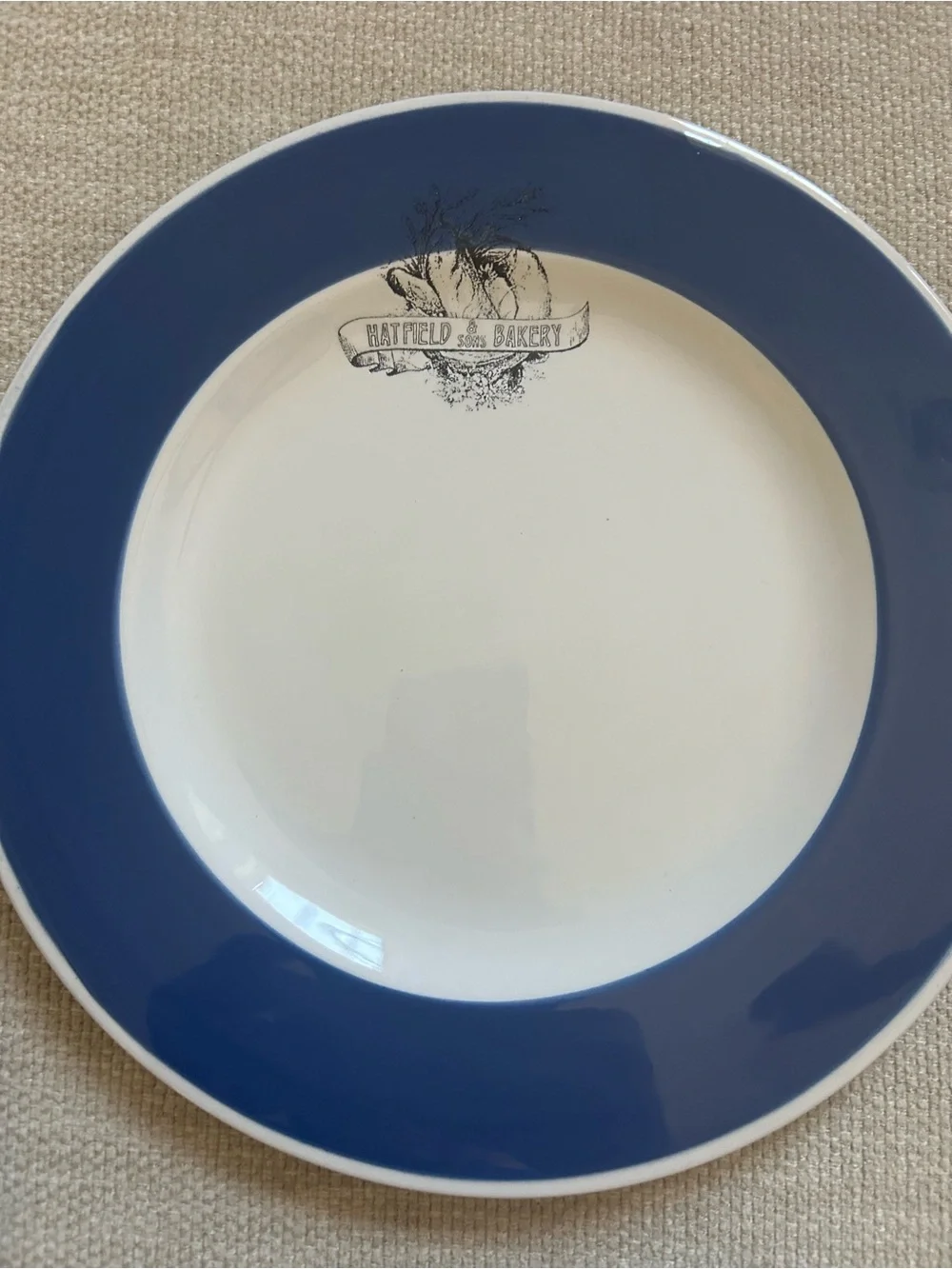 Williams Sonoma breakfast plates & mugs